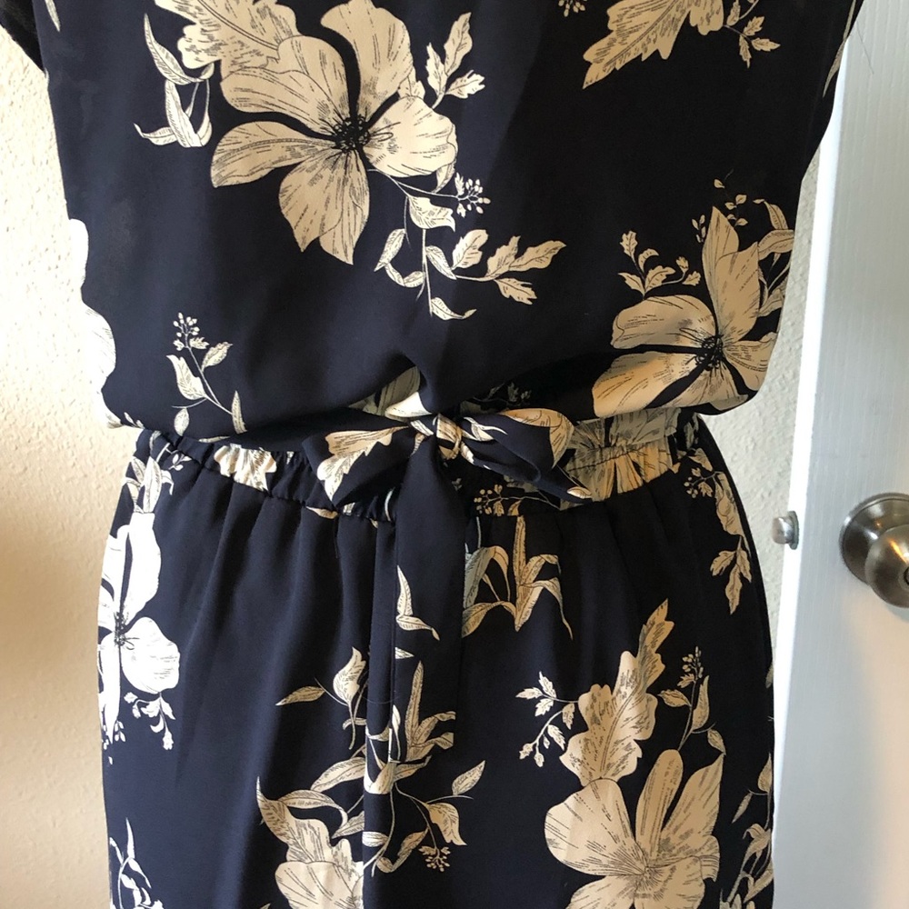 Navy blue with cream colored flowers dress. Size S. - Picture 9 of 12
